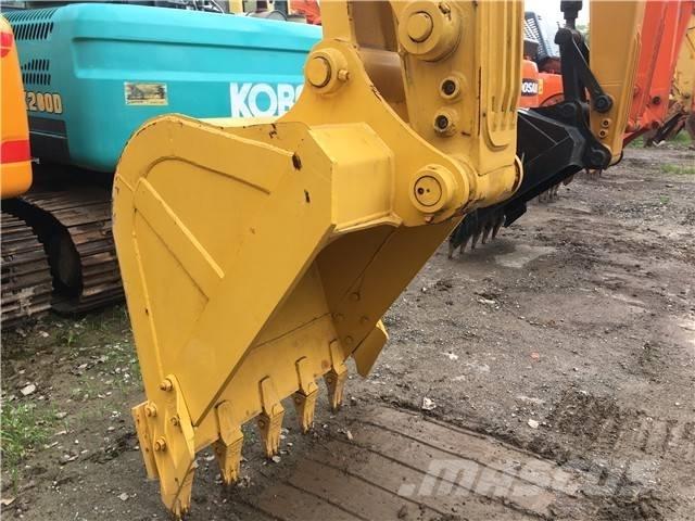 Komatsu PC 200 Lánctalpas kotrók