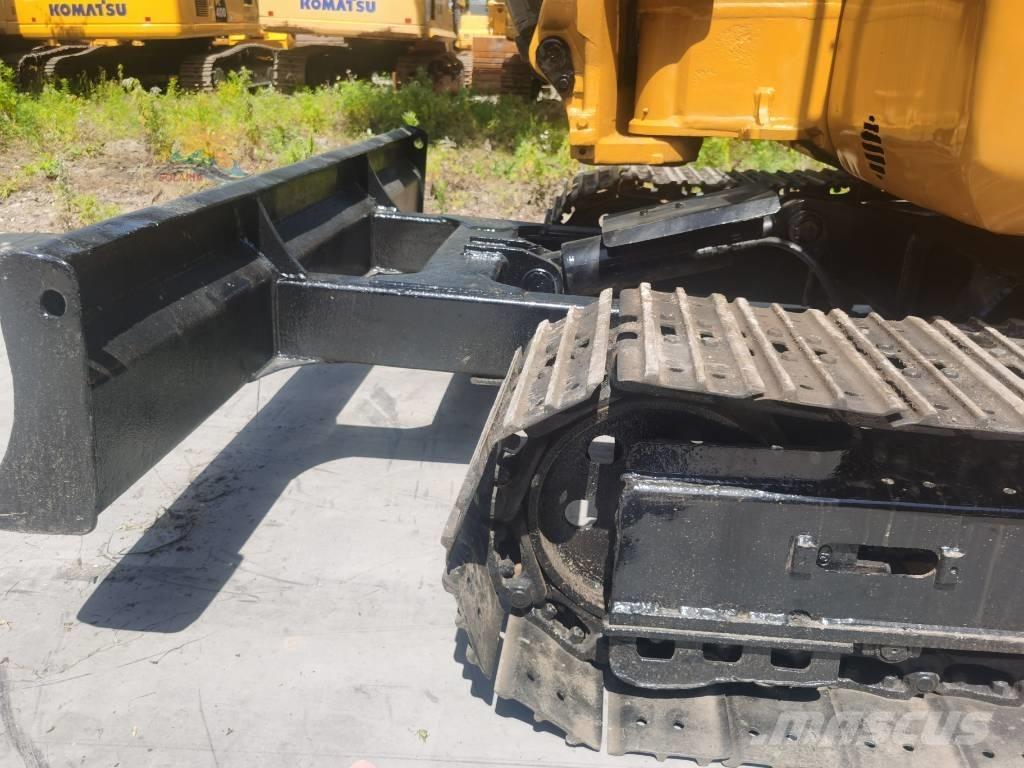 CAT 304 Mini kotrók < 7t