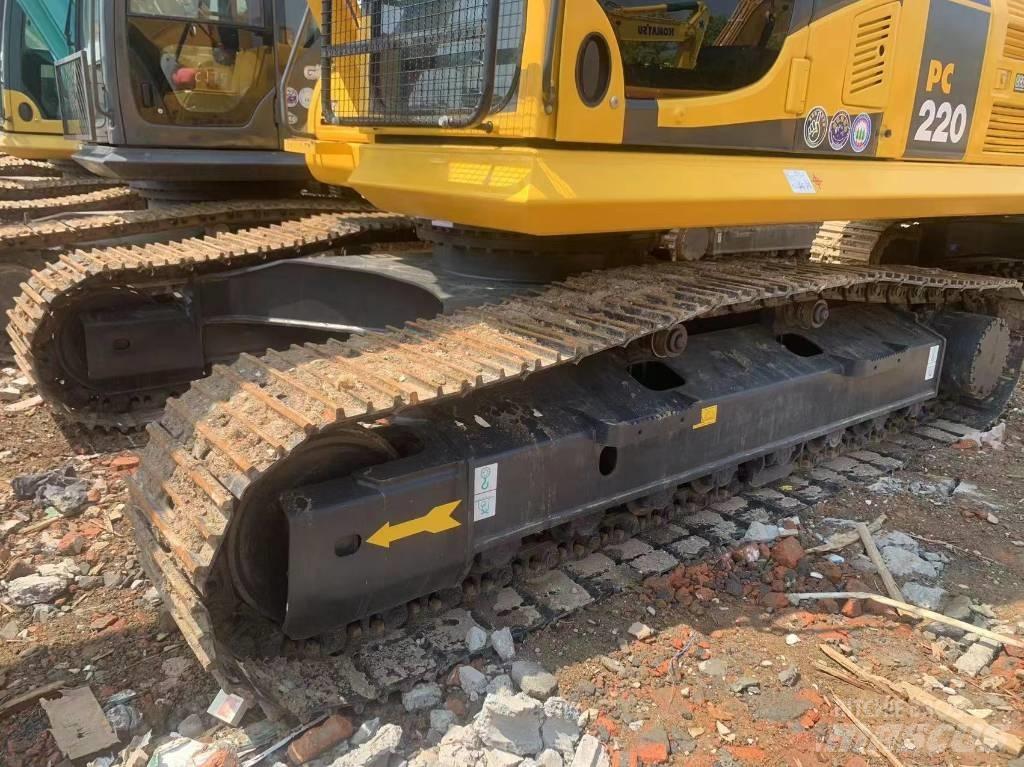 Komatsu PC 200-8 Közepes (midi) kotrók 7 t - 12 t