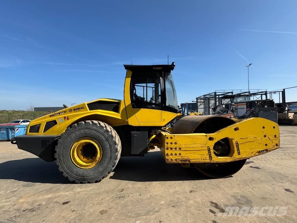 Bomag BW 226 BVC-5 Egydobos hengerek