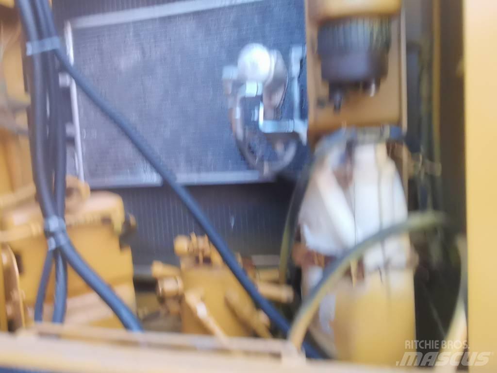 CAT 330 D Lánctalpas kotrók