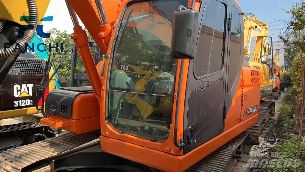 Doosan DX 140 LC Gumikerekes kotrók