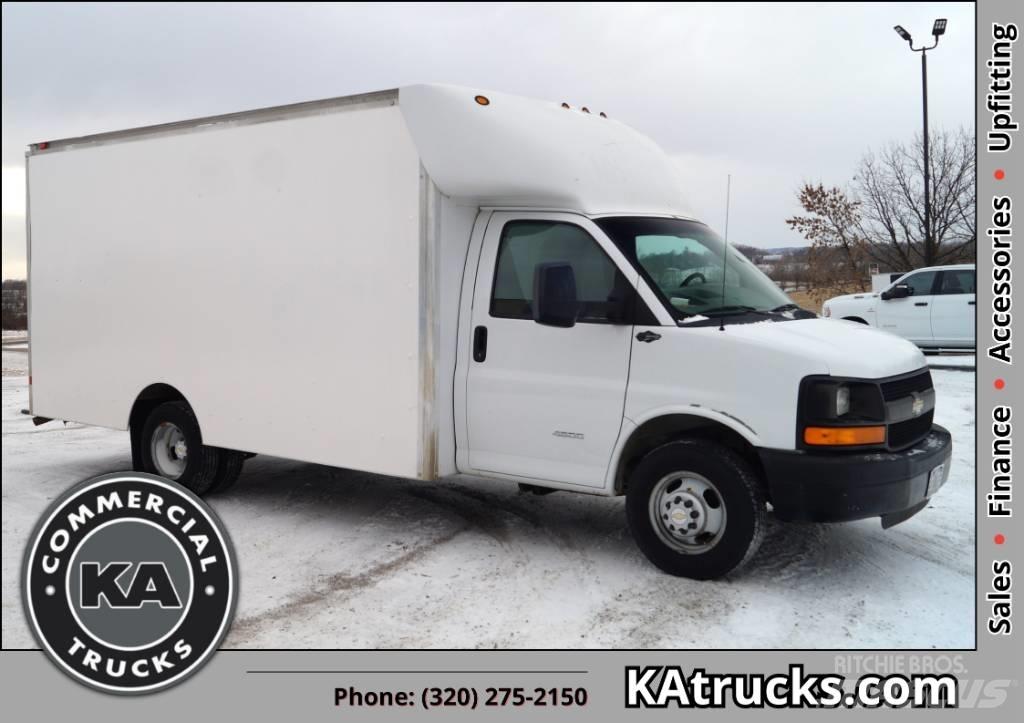 Chevrolet G4500 Dobozos teherautók
