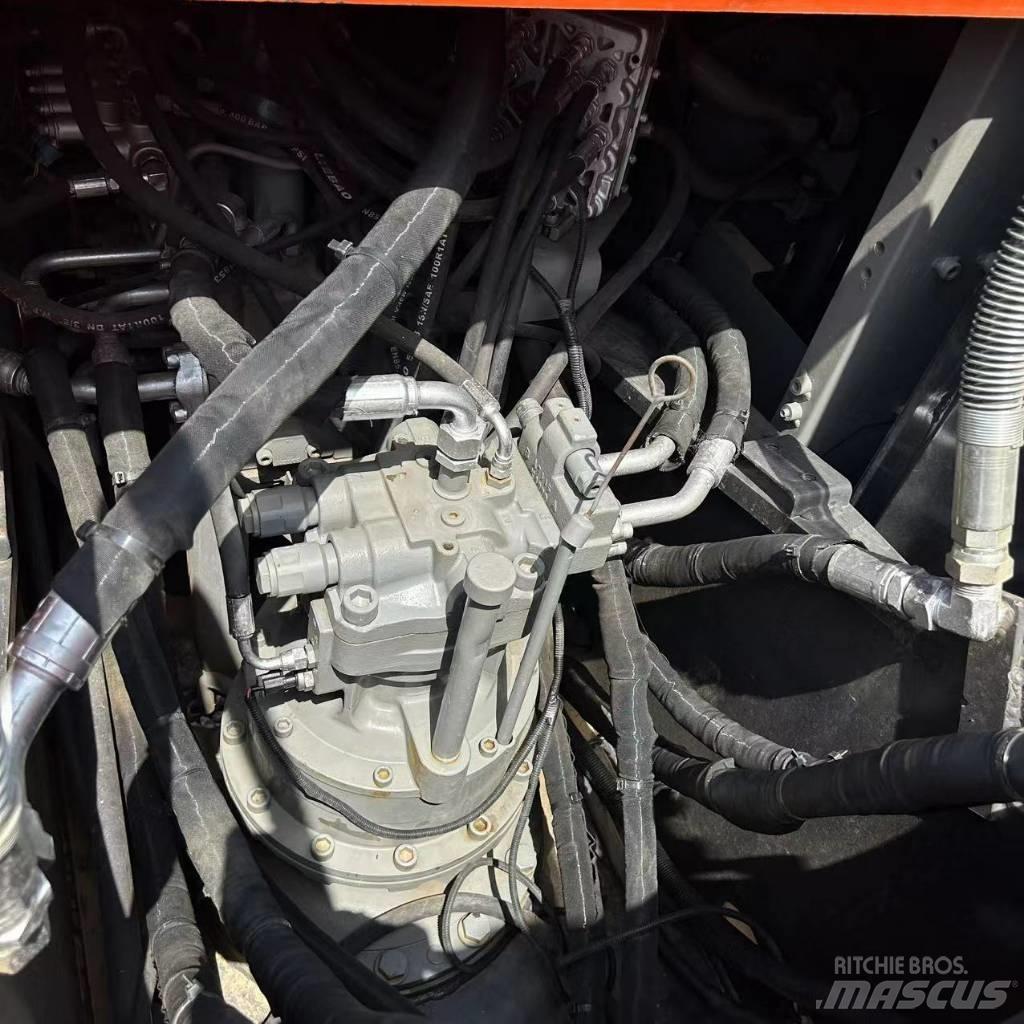 Hitachi 200-3 Lánctalpas kotrók