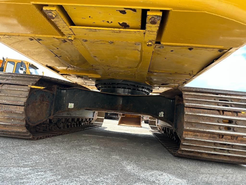 Komatsu PC210LC-11 Lánctalpas kotrók