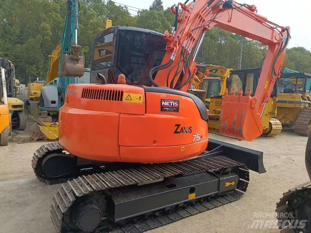 Hitachi ZX 75 Közepes (midi) kotrók 7 t - 12 t