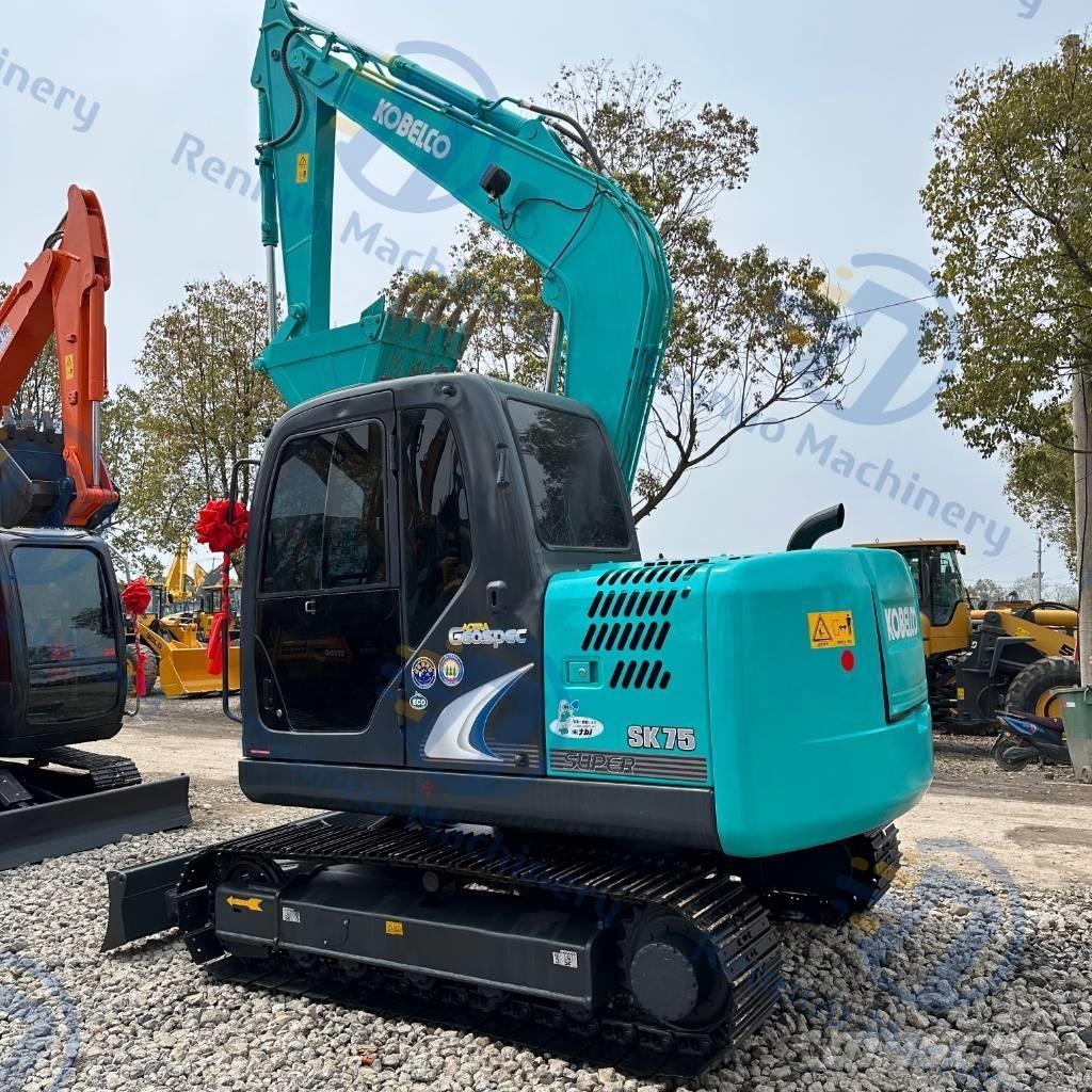 Kobelco SK75 Lánctalpas kotrók