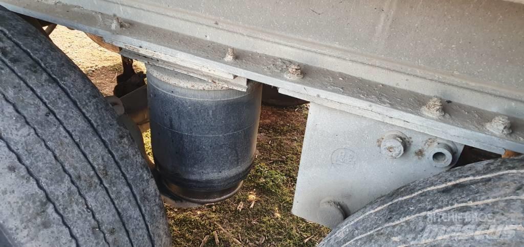 Lecitrailer D1317 Elhúzható ponyvás félpótkocsik