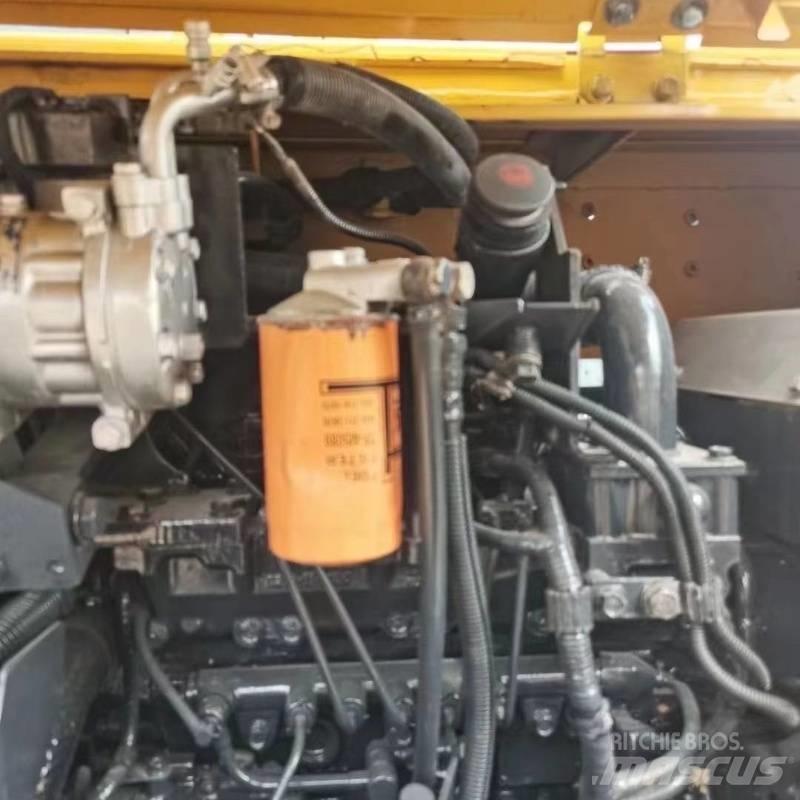 Komatsu PC 60 Lánctalpas kotrók