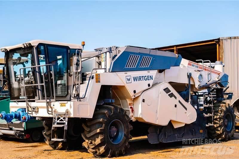 Wirtgen WR240 Egyéb