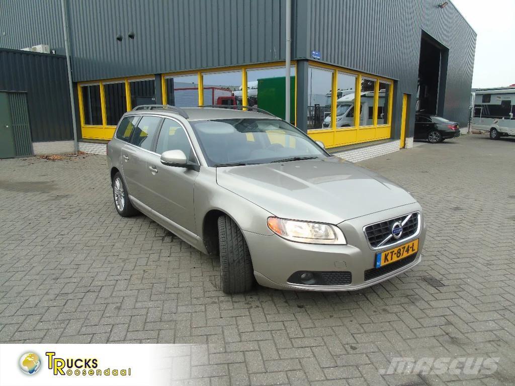 Volvo V70 + manual Kistehergépjárművek