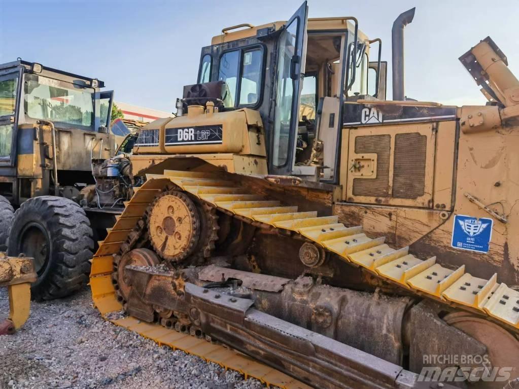 CAT D 6 R lánctalpas dózerek
