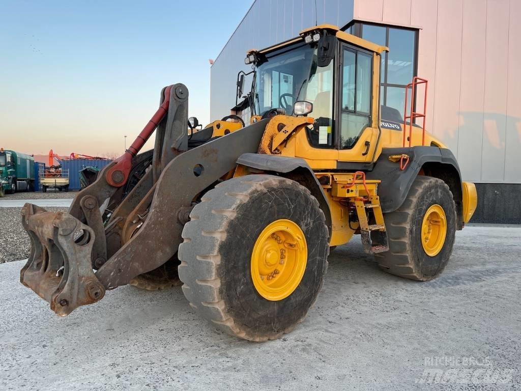Volvo L 110 H Gumikerekes homlokrakodók