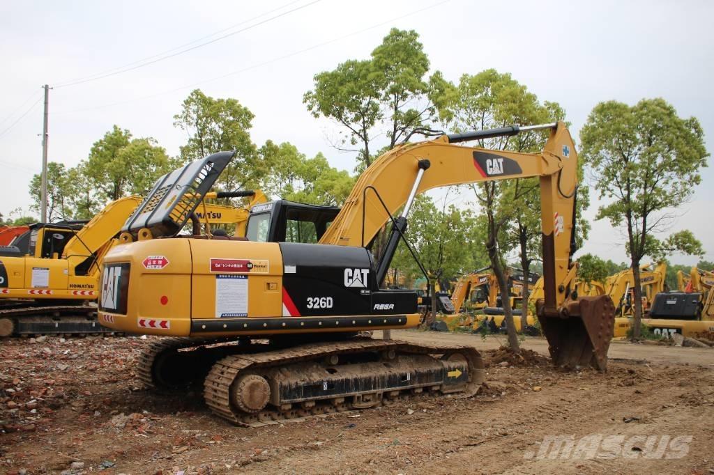 CAT 326D Lánctalpas kotrók