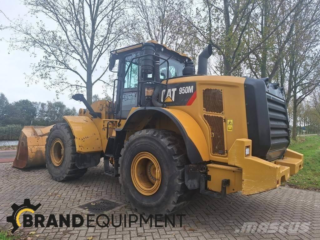 CAT 950M Gumikerekes homlokrakodók