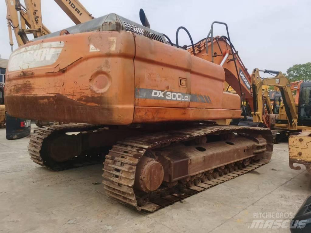 Doosan DX 300 LC Lánctalpas kotrók