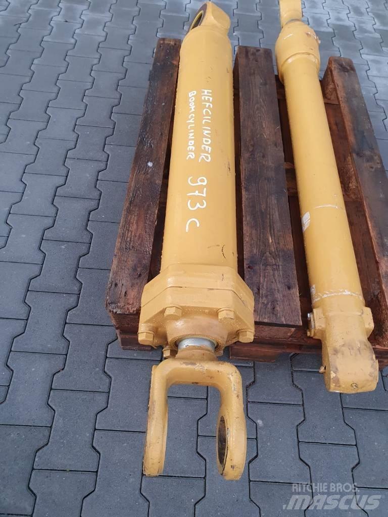 CAT 973 C Tengelyek