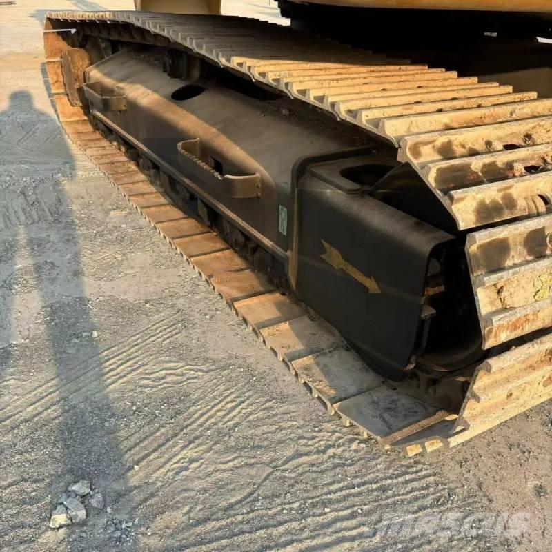 CAT 312 Lánctalpas kotrók