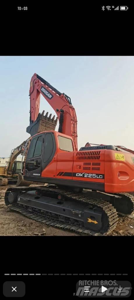 Doosan DX 220 Lánctalpas kotrók