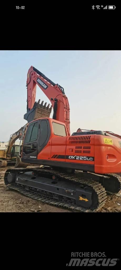 Doosan DX 220 Lánctalpas kotrók