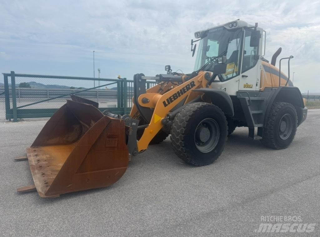 Liebherr L 526 Gumikerekes homlokrakodók