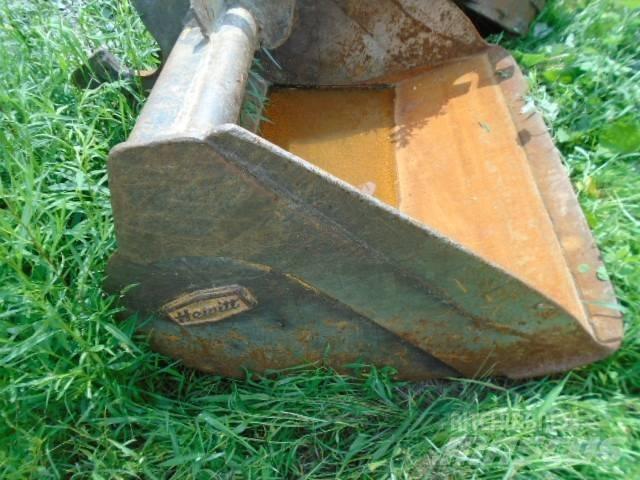 CAT 215 Lánctalpas kotrók