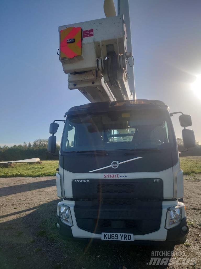 Bronto S38XDT - POA Teherautóra szerelt emelők és állványok