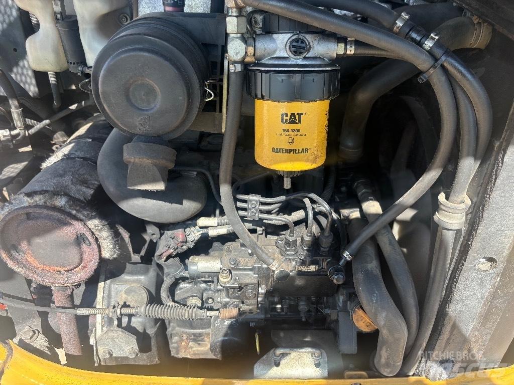 CAT 302.7 D Mini kotrók < 7t
