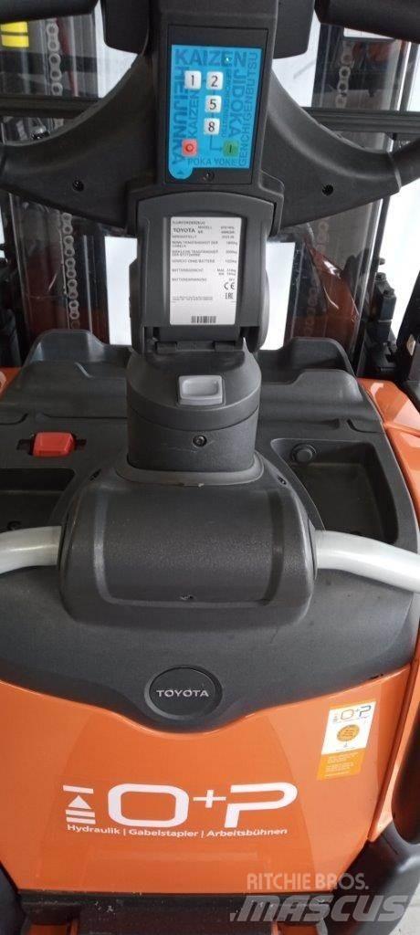 Toyota SPE160L Gyalogkíséretű targonca