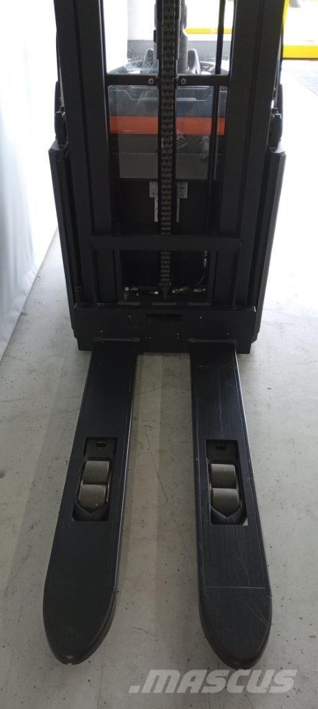 Toyota SPE160L Elektromos gyalogkíséretű targoncák