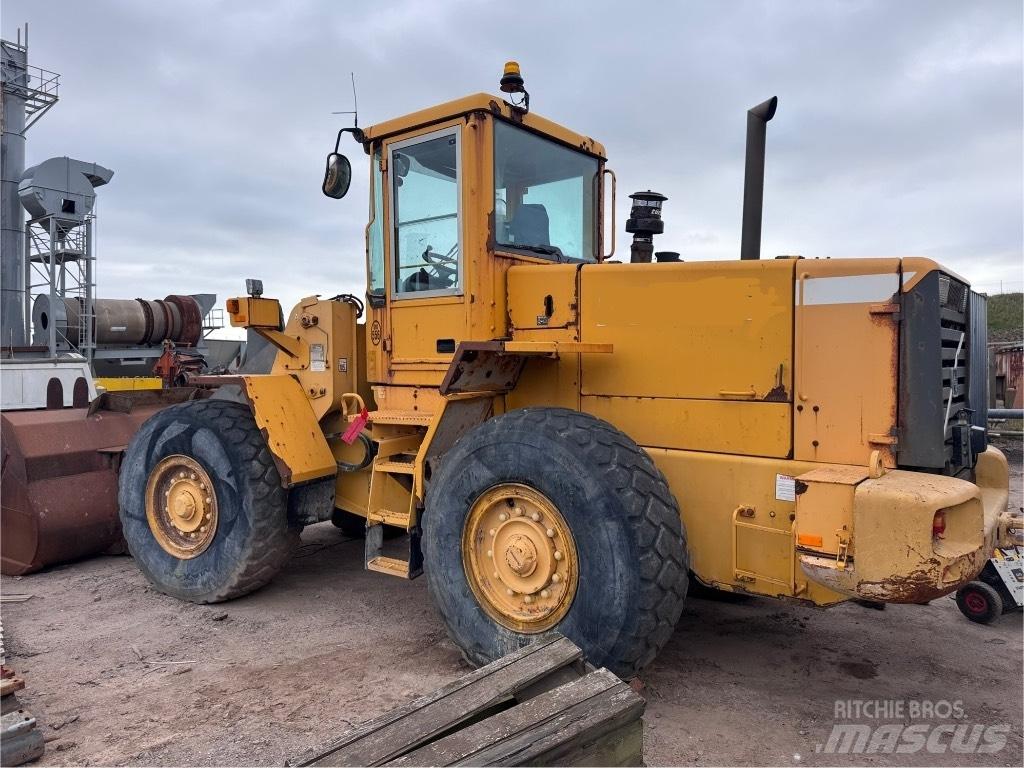 Volvo L 90 D Gumikerekes homlokrakodók