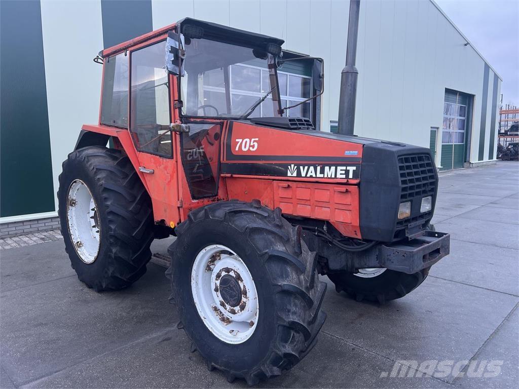 Valtra Valmet 705 Traktorok