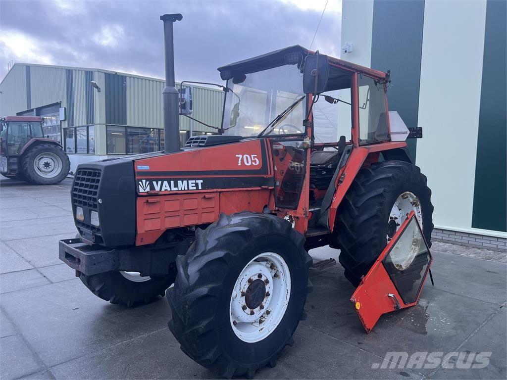 Valtra Valmet 705 Traktorok
