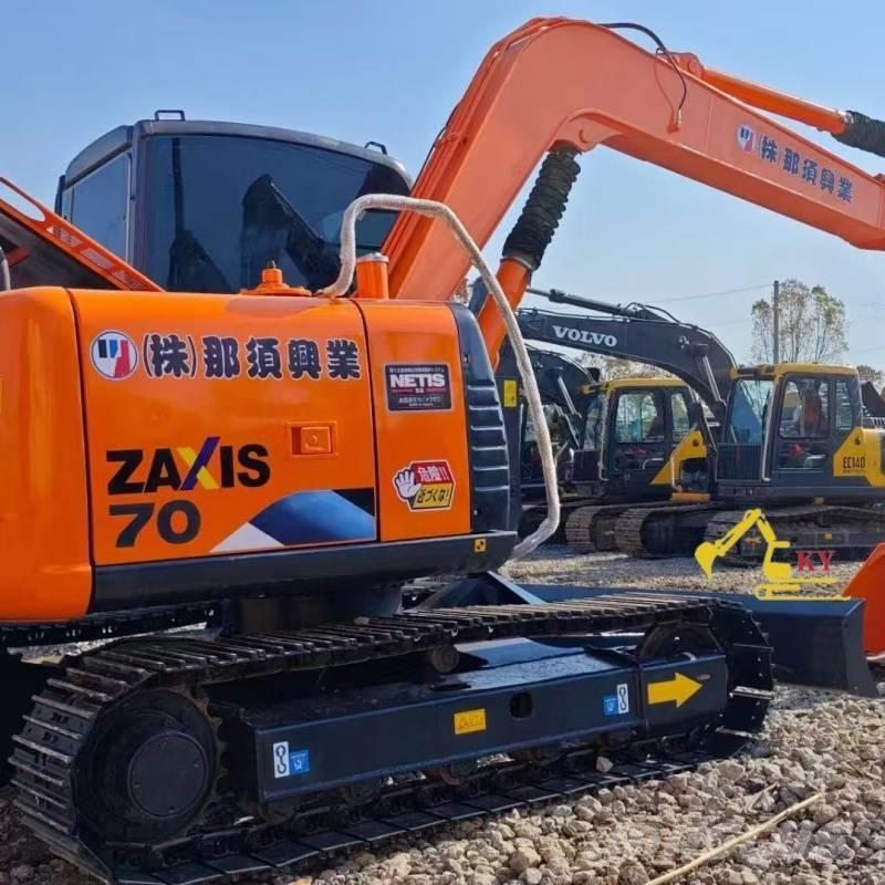 Hitachi 70 Lánctalpas kotrók