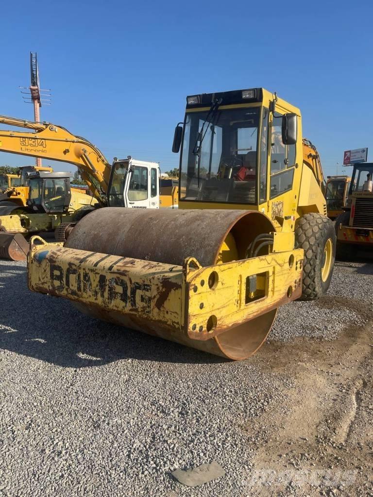 Bomag BW 213 D-3 Egydobos hengerek