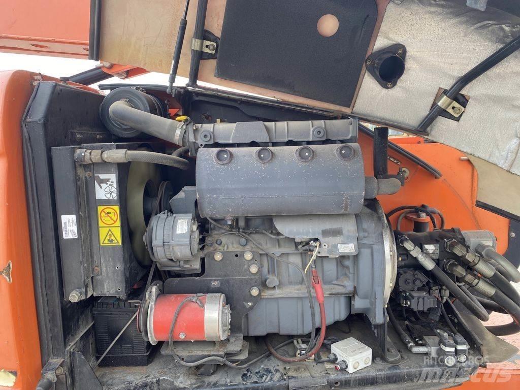 JLG 600AJ Karos emelők