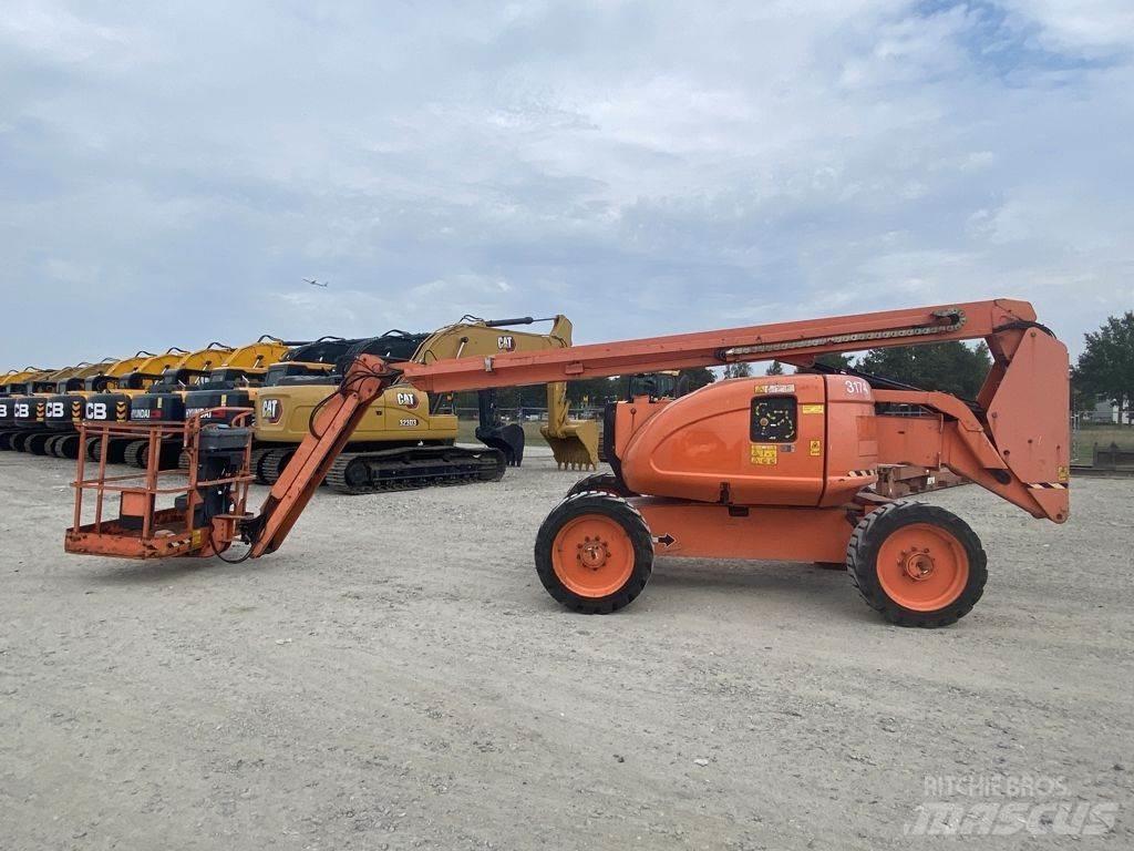 JLG 600AJ Karos emelők