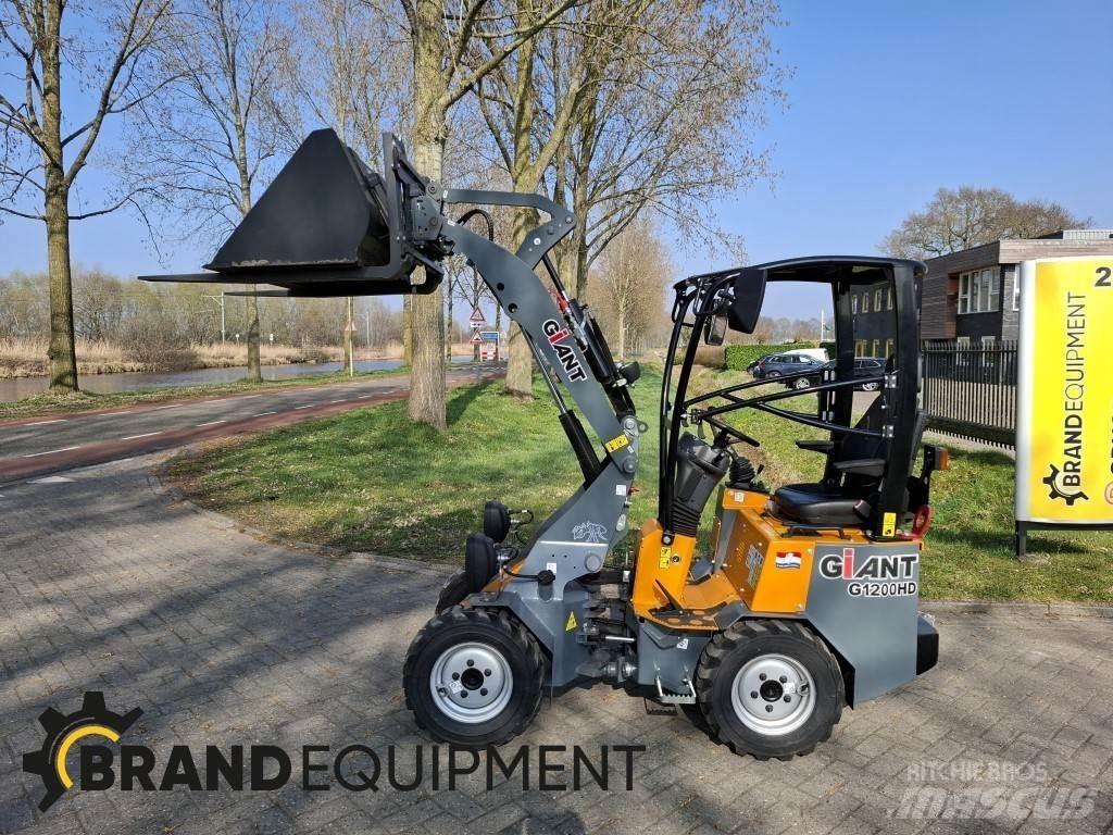 GiANT G1200HD Gumikerekes homlokrakodók
