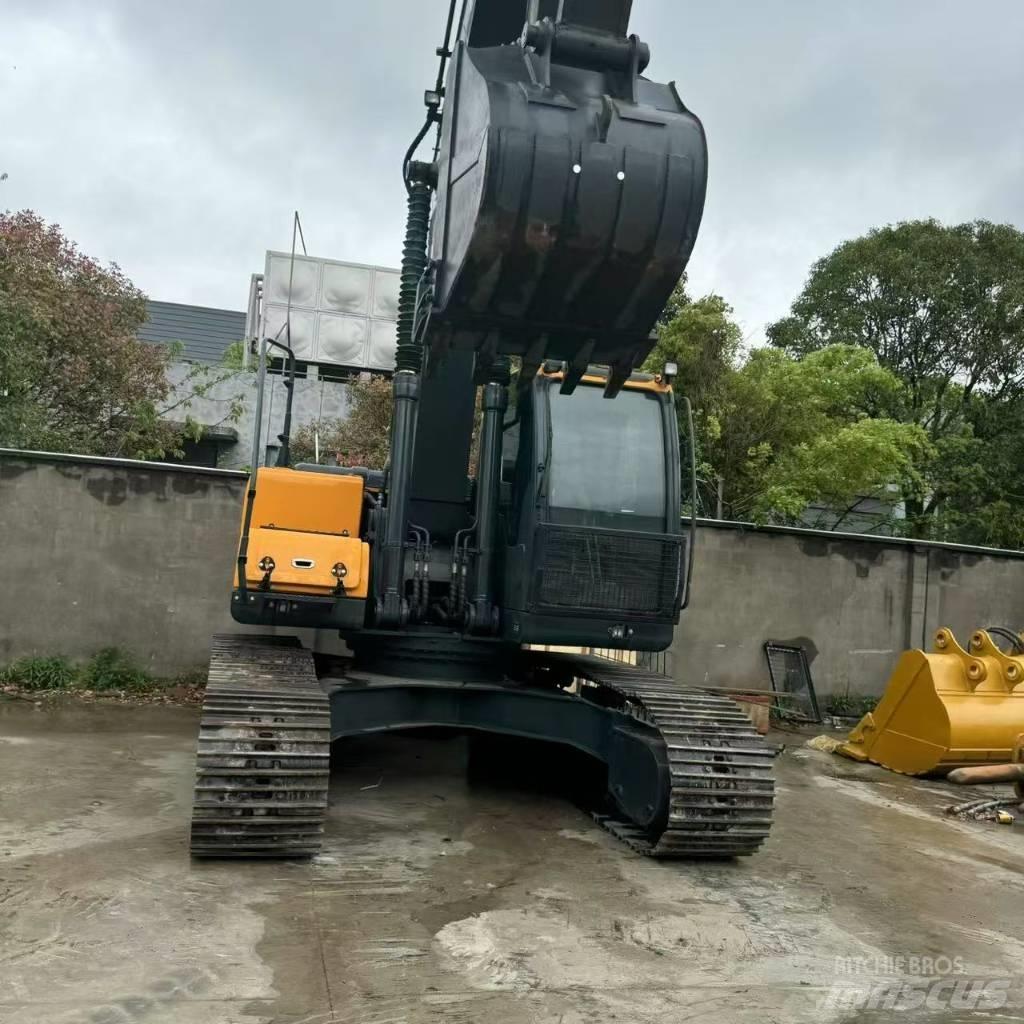 Hyundai R220LC-9S Lánctalpas kotrók