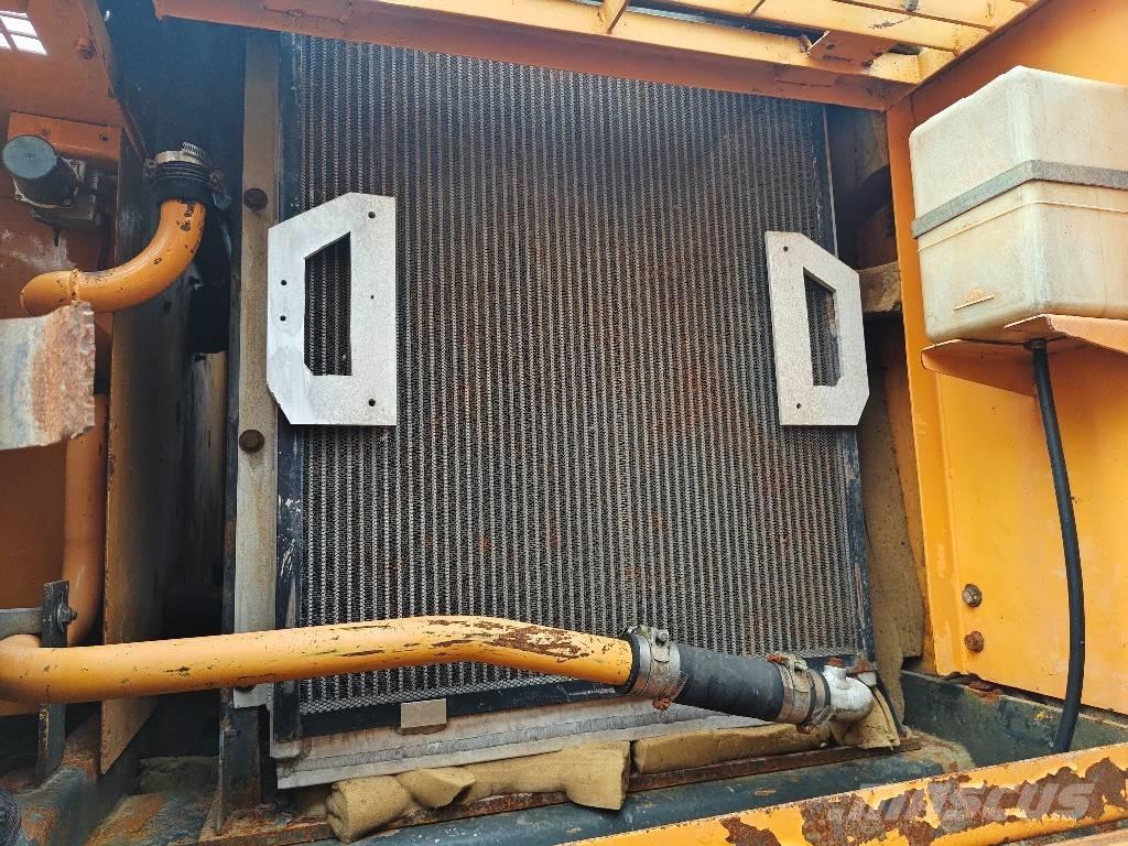 Hyundai R305LC-7 Lánctalpas kotrók