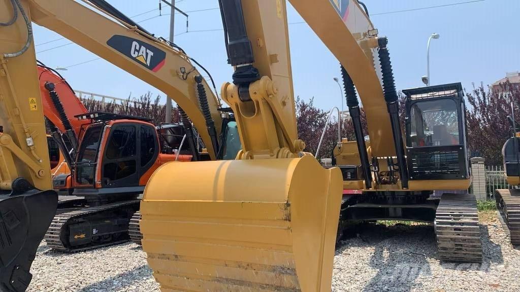 CAT 329 D L Lánctalpas kotrók