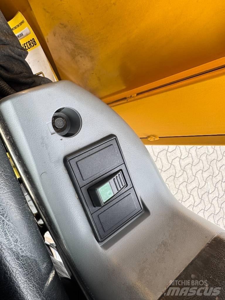 Volvo ECR 28 Mini kotrók < 7t