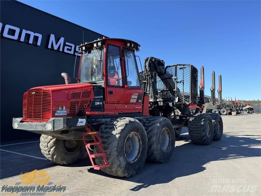 Komatsu 895 Kihordók