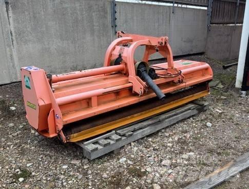 Agrimaster RV 320 Szárzúzók és fűkaszák