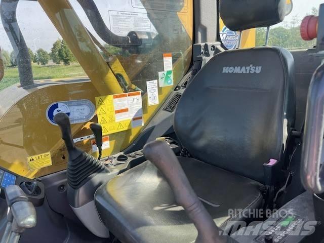 Maeda LC 785 Lánctalpas daruk