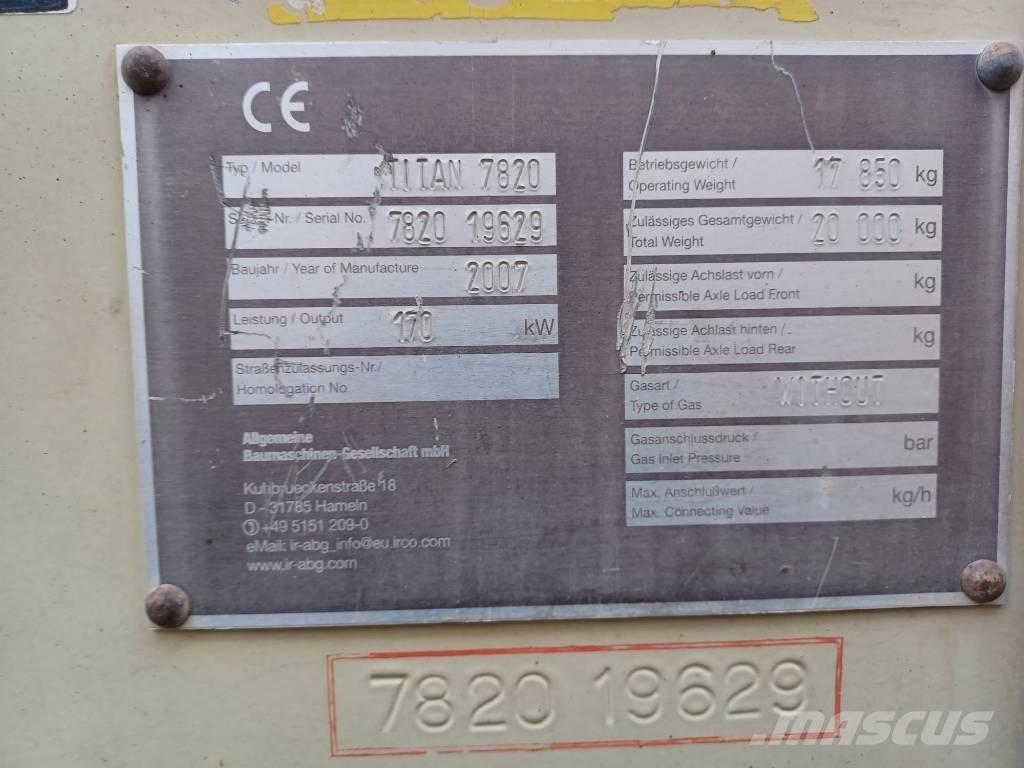 Titan 7820 Aszfalt terítõ gépek