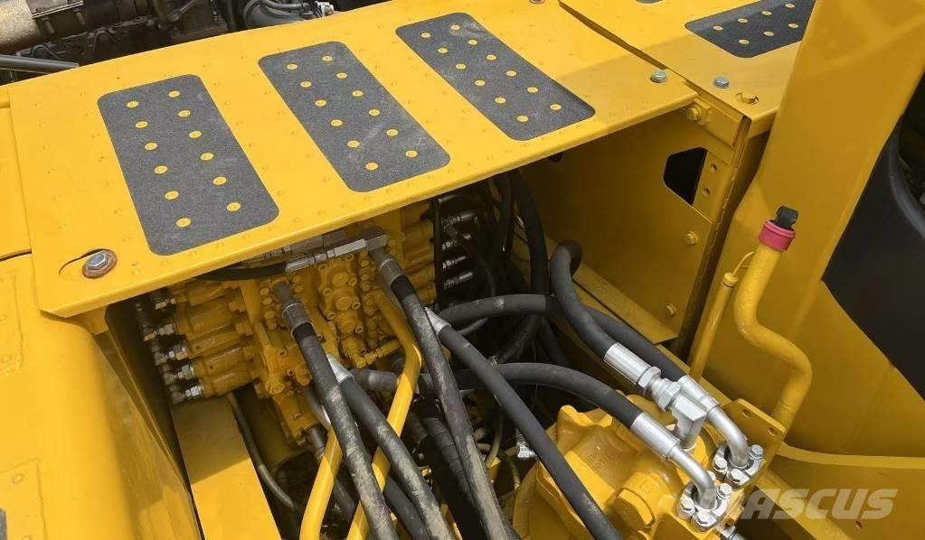 Komatsu PC200-7 Lánctalpas kotrók