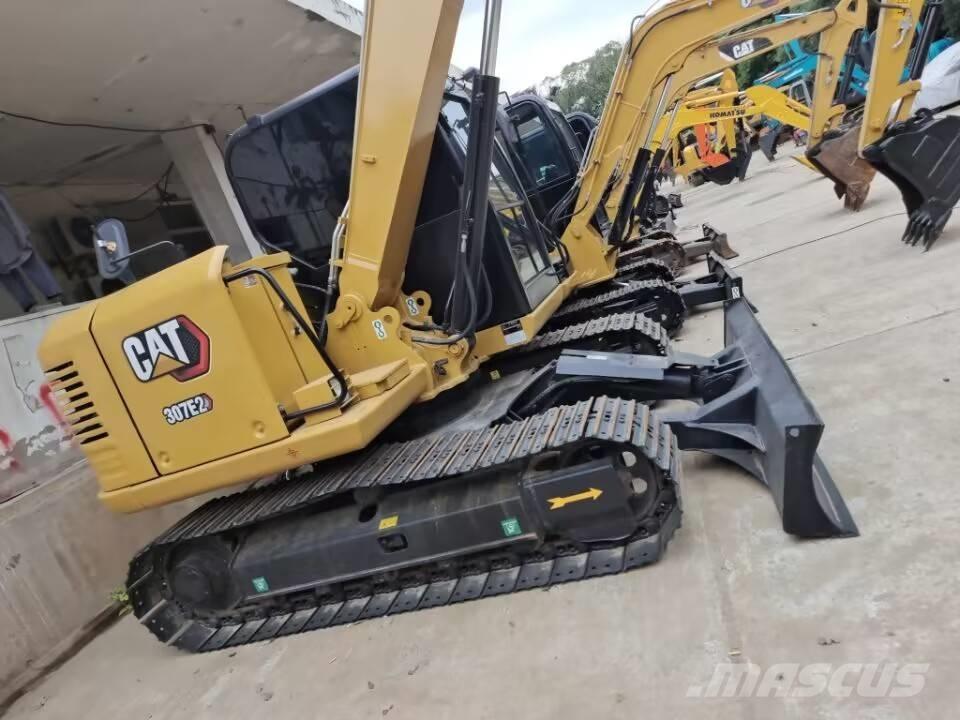 CAT 307 E Mini kotrók < 7t