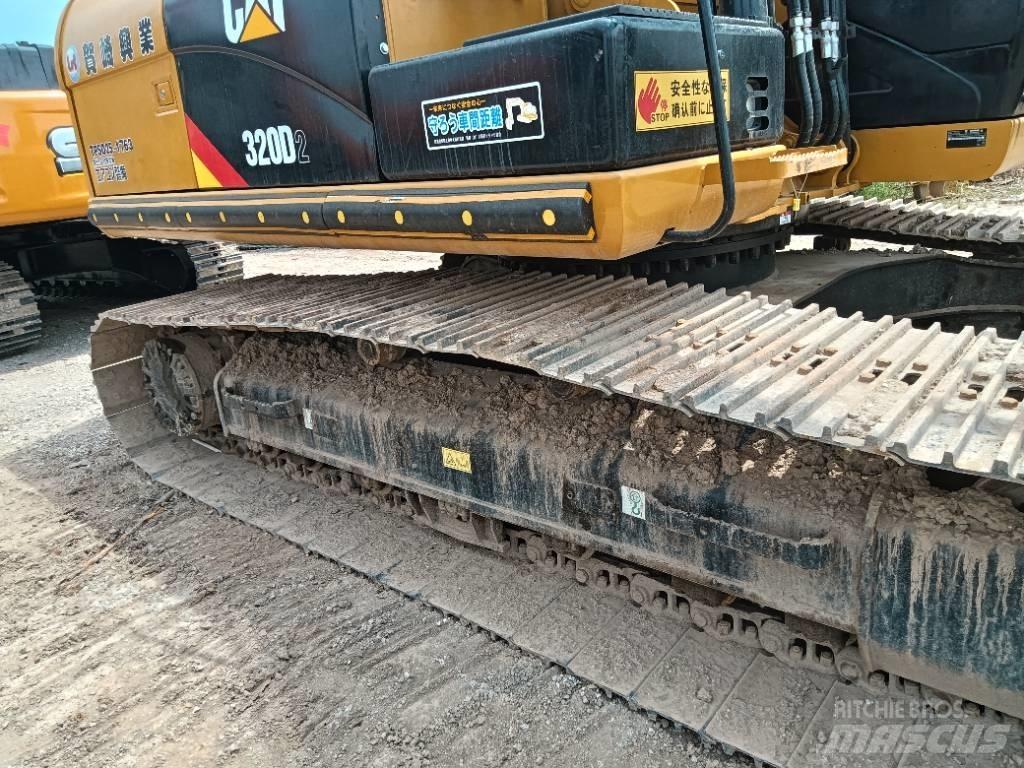 CAT 320D2 Közepes (midi) kotrók 7 t - 12 t