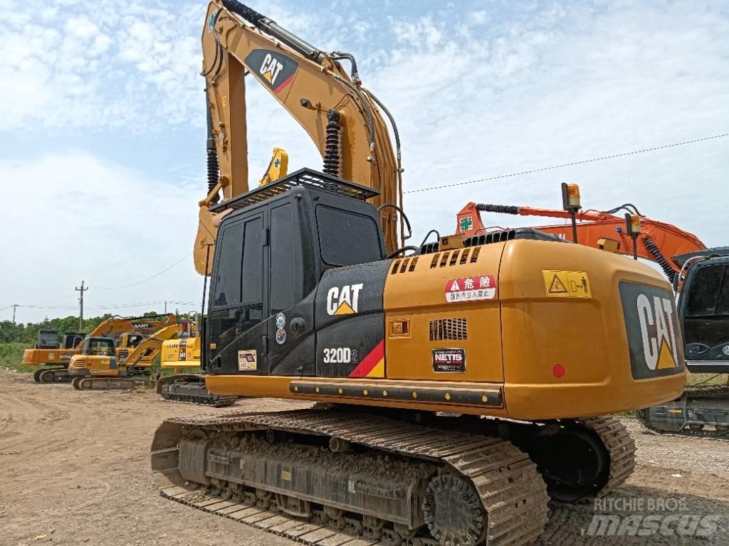 CAT 320D2 Közepes (midi) kotrók 7 t - 12 t